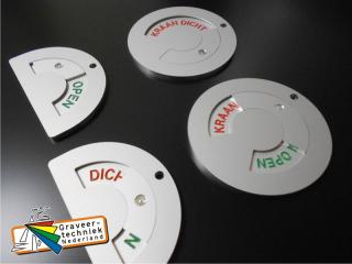 Houder bv voor afsluiters met open en dicht, kraan open dicht of bv voor WC toilet.